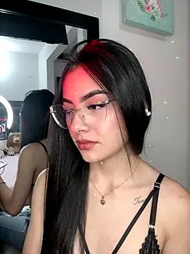 Snapshot of IslaCole chatting on October 2025 12:53:01 AM IslaCole online show from October 2025 12:53:01 AM