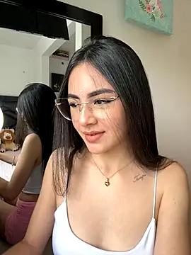 IslaCole online show from October 2025 07:15:02 PM