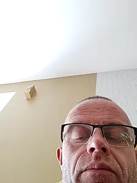 Breizh5605 online show from October 2025 12:27:01 PM