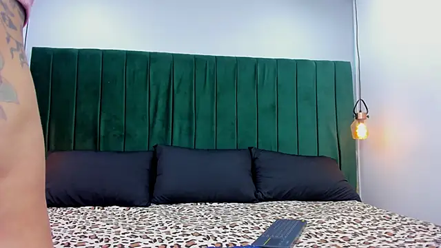 Snapshot of Melody_Horney chatting on November 2025 08:45:02 PM Melody Horney online show from November 2025 08:45:02 PM