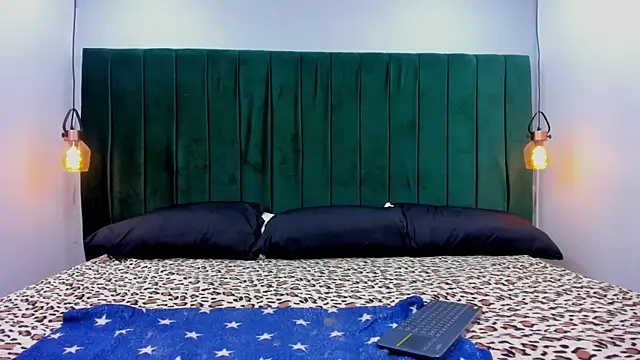 Snapshot of Melody_Horney chatting on October 2025 08:41:02 PM Melody Horney online show from October 2025 08:41:02 PM