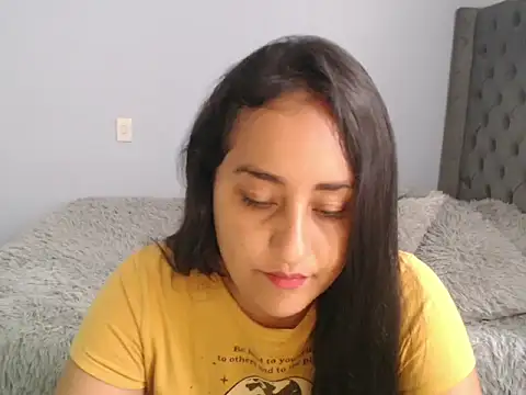 cute8smile online show from November 2025 12:31:02 PM