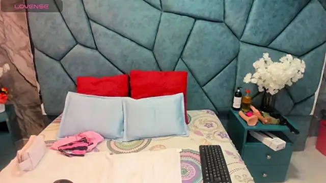 JulietaDiamond online show from July 2026 03:30:02 AM