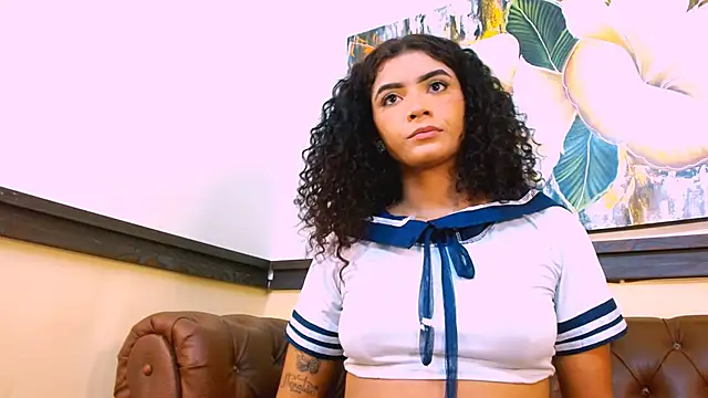 Snapshot of Emma_Kiut_ chatting on November 2025 07:25:01 PM Emma Kiut online show from November 2025 07:25:01 PM