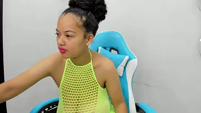 agata18  online show from November 2025 12:31:01 PM