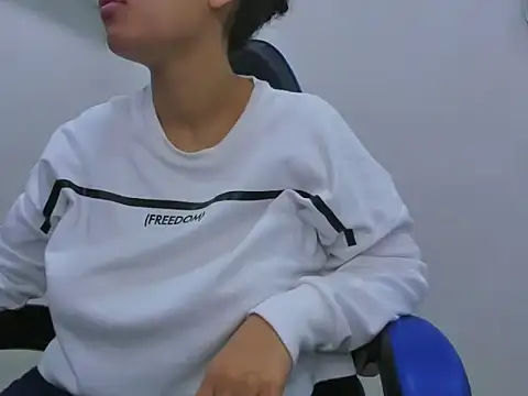 Snapshot of agata18_ chatting on January 2026 01:07:01 PM agata18 online show from January 2026 01:07:01 PM