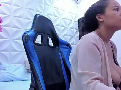 Snapshot of agata18_ chatting on March 2026 12:01:02 PM agata18 online show from March 2026 12:01:02 PM