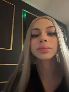 NovaPearl online show from November 2025 08:42:02 PM