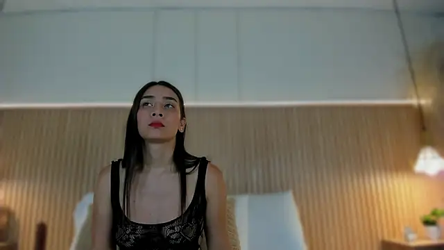 NahimiThompson online show from March 2026 07:39:01 PM