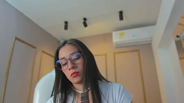 NahimiThompson online show from February 2026 07:43:01 PM