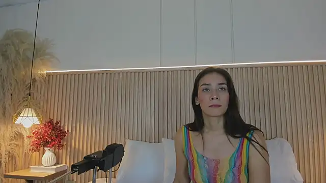 NahimiThompson online show from July 2026 07:35:01 PM
