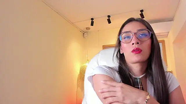 NahimiThompson online show from March 2026 07:47:01 PM