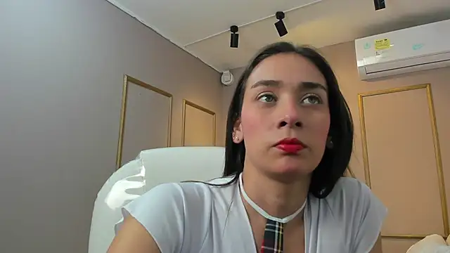 NahimiThompson online show from February 2026 07:38:01 PM