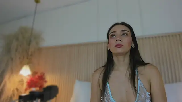 NahimiThompson online show from June 2026 07:45:02 PM