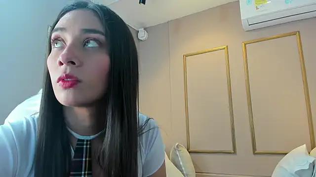 NahimiThompson online show from November 2025 07:36:02 PM