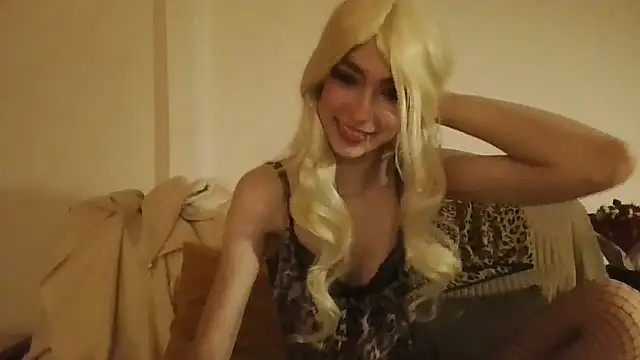 carmine cate online show from November 2025 09:19:02 PM