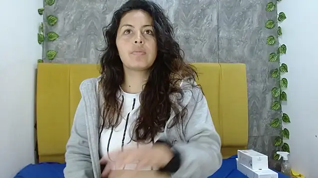 amara leoncm online show from November 2025 02:28:02 AM