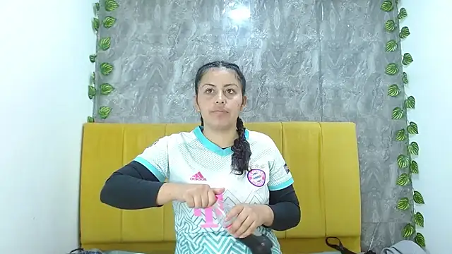 amara leoncm online show from November 2025 03:32:02 AM