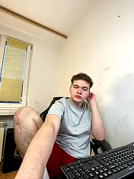 Snapshot of danielxfun chatting on December 2025 02:33:01 PM danielxfun online show from December 2025 02:33:01 PM