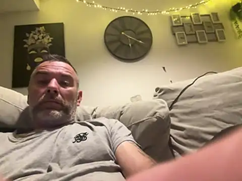 Snapshot of plymouthlad82 chatting on May 2026 10:47:02 PM plymouthlad82 online show from May 2026 10:47:02 PM