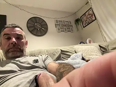 plymouthlad82 online show from January 2026 12:17:01 AM