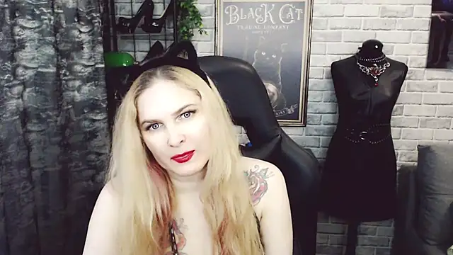 Snapshot of fetishdreams chatting on October 2025 01:30:01 PM fetishdreams online show from October 2025 01:30:01 PM