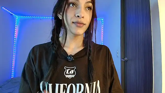 Arimoonn online show from March 2026 11:18:02 PM