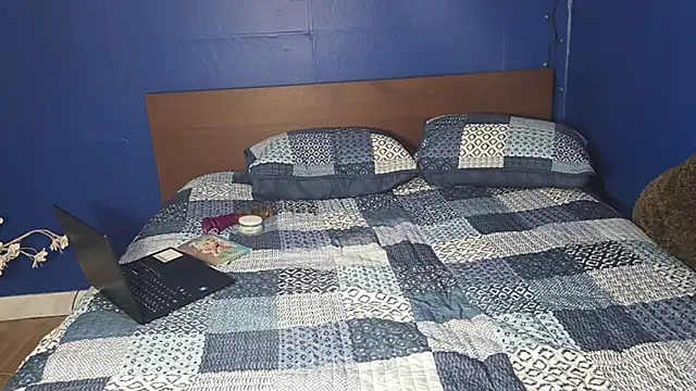 TsZoey13 online show from December 2025 04:22:01 AM