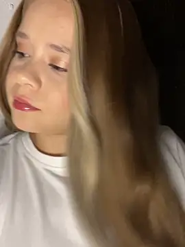 Abbyfisher22  online show from April 2026 11:41:02 PM