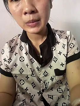 Snapshot of Minaeruei chatting on May 2026 04:12:01 AM Minaeruei online show from May 2026 04:12:01 AM