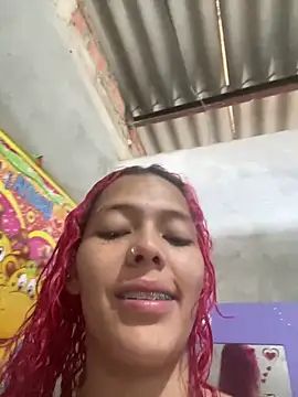 Snapshot of Emmily13 chatting on October 2025 07:23:01 PM Emmily13 online show from October 2025 07:23:01 PM