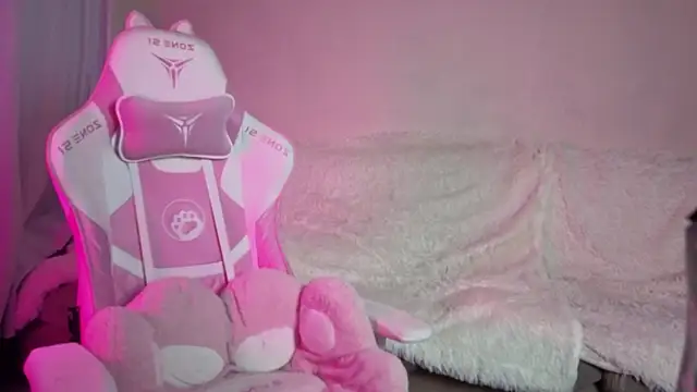 LumiCeleste online show from October 2025 08:32:02 PM