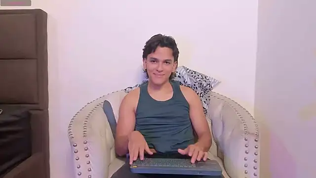 Snapshot of Salomon_Mendoza chatting on October 2025 05:30:02 AM Salomon Mendoza online show from October 2025 05:30:02 AM