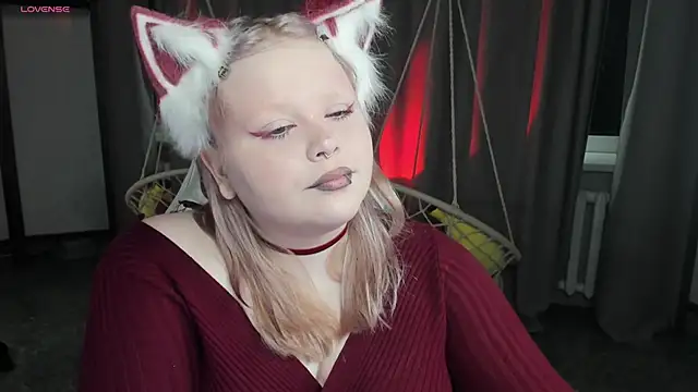 Snapshot of LottieReed chatting on May 2026 06:41:01 AM LottieReed online show from May 2026 06:41:01 AM