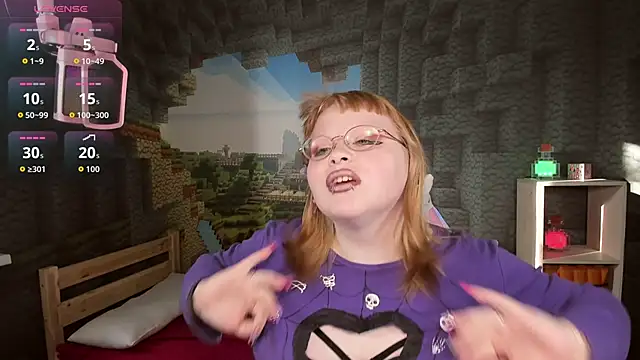 Snapshot of LottieReed chatting on October 2025 09:52:02 AM LottieReed online show from October 2025 09:52:02 AM
