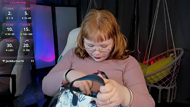 LottieReed online show from November 2025 04:51:01 PM