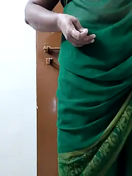 Snapshot of tamilammu1431 chatting on July 2026 02:07:02 PM tamilammu1431 online show from July 2026 02:07:02 PM