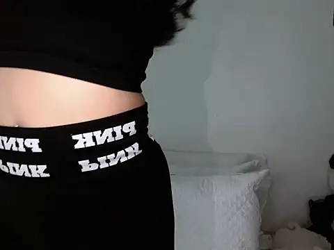 Snapshot of princess_ofyourdreams chatting on November 2025 06:23:01 PM princess ofyourdreams online show from November 2025 06:23:01 PM