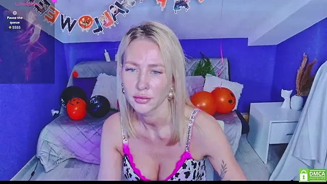 Snapshot of MadamMilly_ chatting on October 2025 06:23:01 AM MadamMilly online show from October 2025 06:23:01 AM