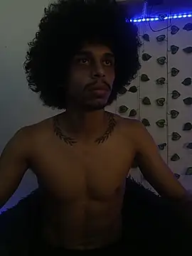 Snapshot of aaron_play chatting on November 2025 01:04:02 PM aaron play online show from November 2025 01:04:02 PM