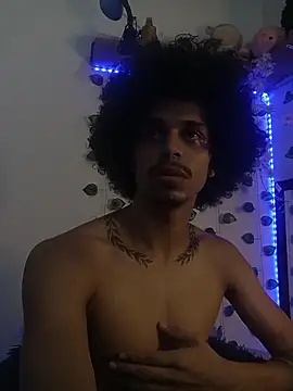 Snapshot of aaron_play chatting on November 2025 01:47:02 PM aaron play online show from November 2025 01:47:02 PM