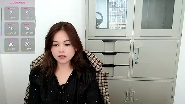 Snapshot of Ella-61 chatting on October 2025 07:18:02 AM Ella-61 online show from October 2025 07:18:02 AM