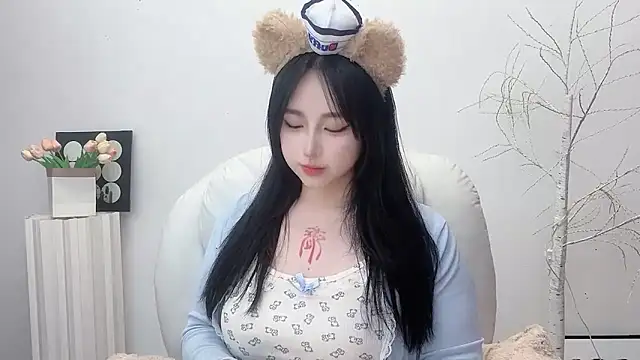 Love-hanzaizai718 online show from November 2025 02:06:01 PM