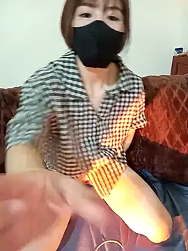 Snapshot of Cherry_Le02 chatting on December 2025 06:50:02 PM Cherry Le02 online show from December 2025 06:50:02 PM