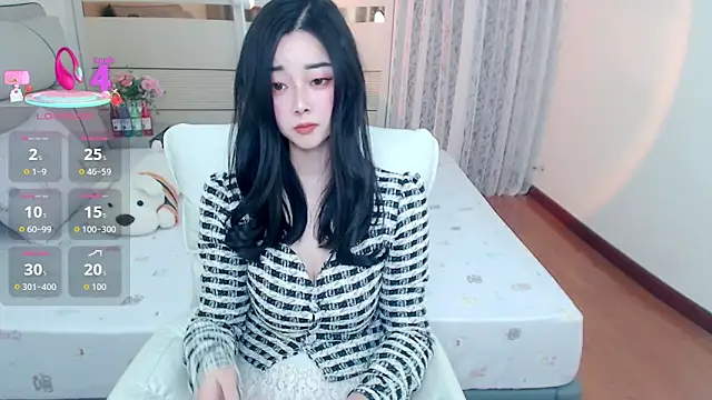 Xiaodie-baby online show from November 2025 12:04:02 PM