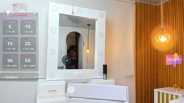 Hanna curvy  online show from November 2025 11:36:02 AM