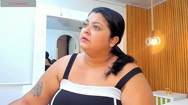 Hanna curvy  online show from November 2025 11:13:02 AM