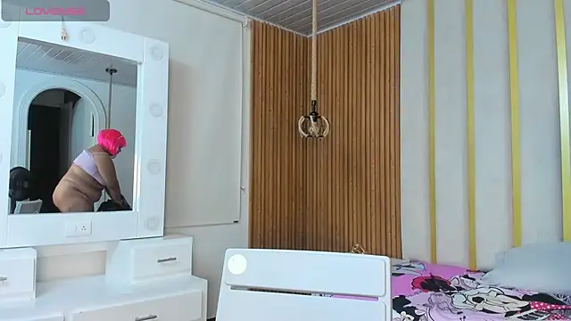 Hanna curvy  online show from October 2025 11:09:01 AM