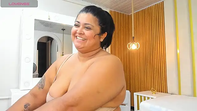 Hanna curvy  online show from November 2025 12:09:02 PM