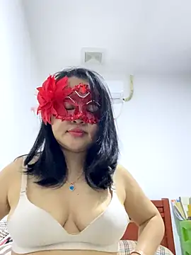 Lona Thien online show from October 2025 05:35:02 PM